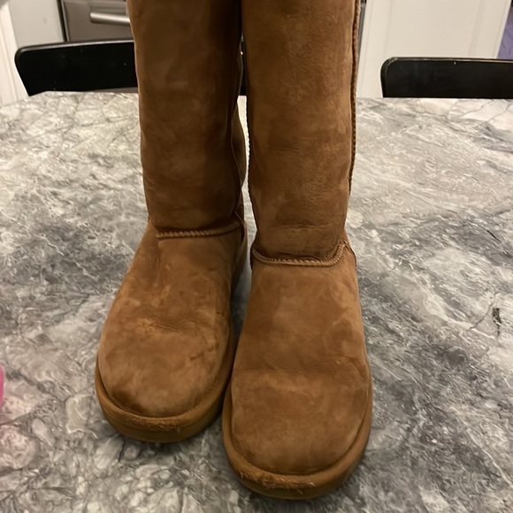 Ugh boots size 7 - Picture 1 of 5
